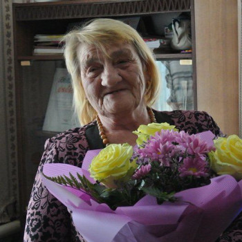 Поздравили Зайкову Эвелину Алексеевну ,филиал Федяшевская сельская библиотека с 50-летием работы в библиотеке