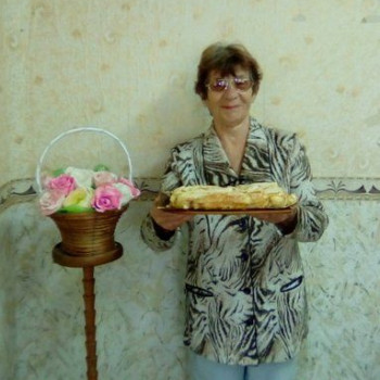 В рамках проекта “Тульское долголетие” посиделки “Именины яблочного пирога”.